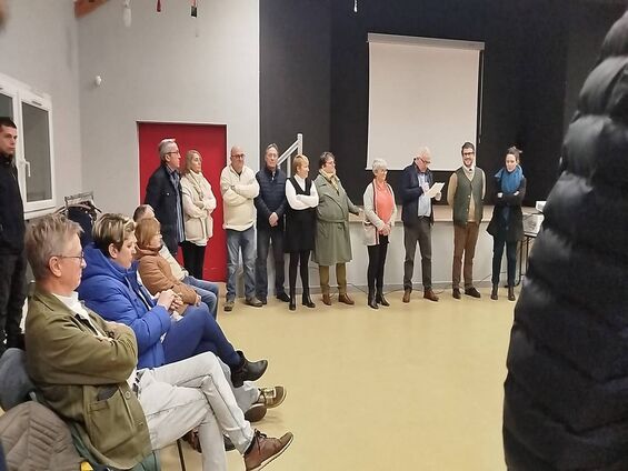 le maire et le conseil municipal lors du discours du maire