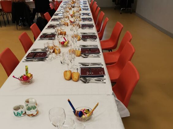 Table repas des ainés