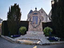 Monument aux morts après travaux