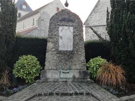 Monument aux morts avant travaux
