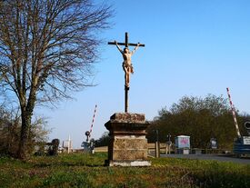 Calvaire passage à niveau route de marchais