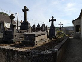 Concessions ancien cimetière Mauregny En Haye